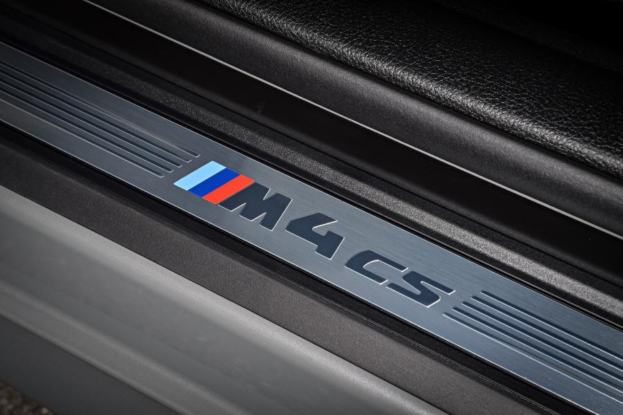 Логотип BMW M4 CS (F82) 2017 года  (WW) (фото 3 из 57)